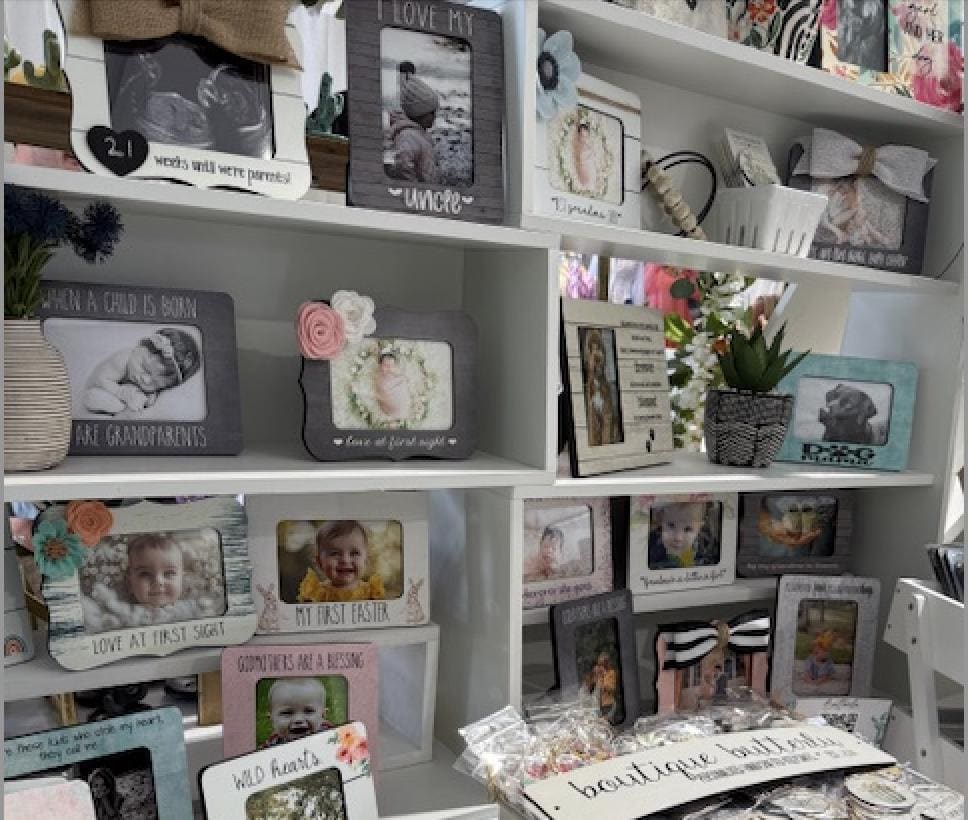 Graduation Picture Frame for College Girls β Personalized Grad Gift for Best Friends, Roommates, or Class of 2025 Custom Graduation Keepsake